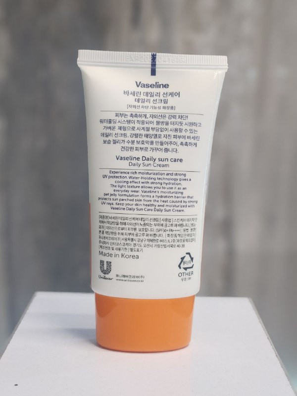 ضد آفتاب بی رنگ SPF50 وازلین