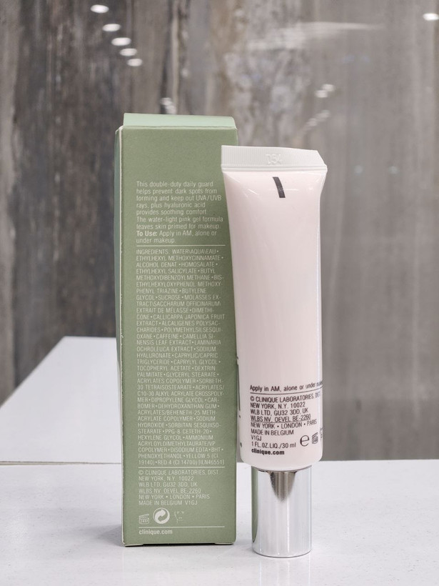 کرم ضد آفتاب SPF30 کلینیک